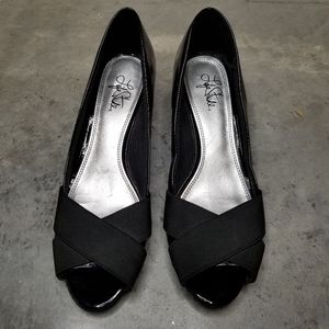 LIFESTRIDE | Black Patent Leather Low Wedge Heel
